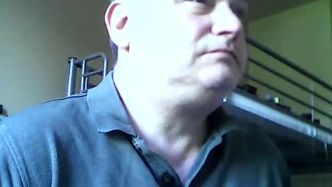 Snapshot of englishguysurrey chatting on June 21, 7:44 am englishguysurrey online show from June 21, 7:44 am