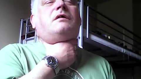 Snapshot of englishguysurrey chatting on July 3, 6:09 am englishguysurrey online show from July 3, 6:09 am