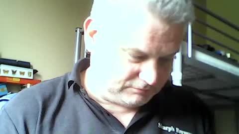 Snapshot of englishguysurrey chatting on July 4, 2:01 pm englishguysurrey online show from July 4, 2:01 pm