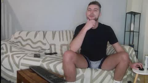 Snapshot of englishladxxx chatting on October 9, 10:19 pm Englishladxxx online show from October 9, 10:19 pm