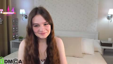 Snapshot of enigmatic_ella chatting on June 13, 1:25 am Ella online show from June 13, 1:25 am