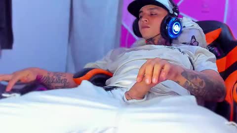 enjoymycock99 online show from March 20, 4:50 am