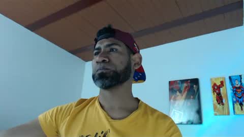 Snapshot of enriblack92 chatting on December 26, 2:16 pm enriblack92 online show from December 26, 2:16 pm