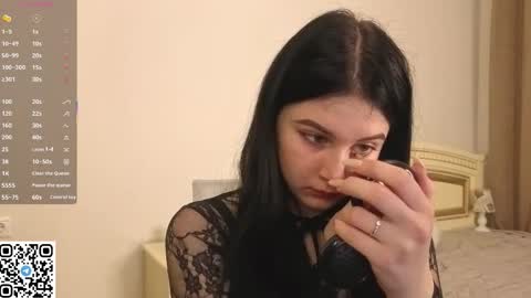 Snapshot of enricaelis chatting on February 12, 8:15 pm Sani online show from February 12, 8:15 pm