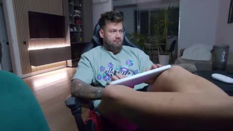 Erik online show from March 3, 10:10 pm