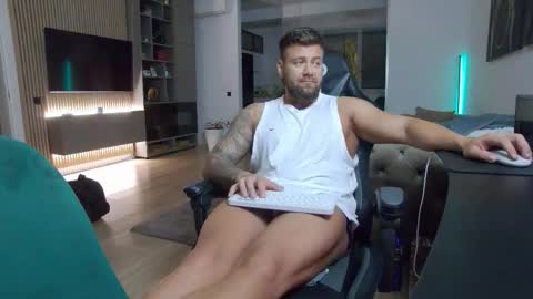 Erik online show from October 27, 7:40 pm