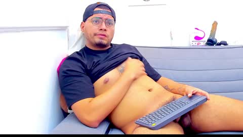 Snapshot of enrique_villa23 chatting on January 2, 5:50 pm enrique online show from January 2, 5:50 pm