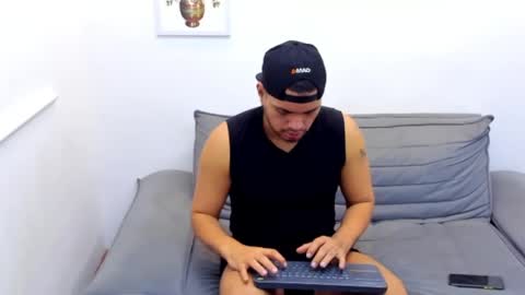 Snapshot of enrique_villa23 chatting on January 13, 4:50 am enrique online show from January 13, 4:50 am