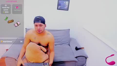Snapshot of enrique_villa23 chatting on January 23, 6:14 pm enrique online show from January 23, 6:14 pm