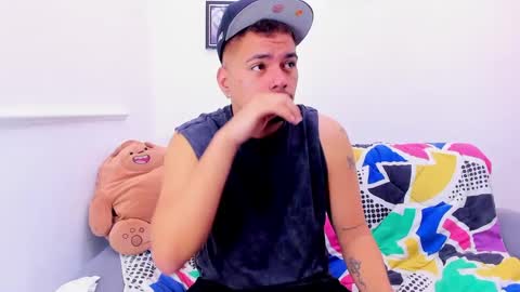 Snapshot of enrique_villa23 chatting on March 9, 12:09 pm enrique online show from March 9, 12:09 pm