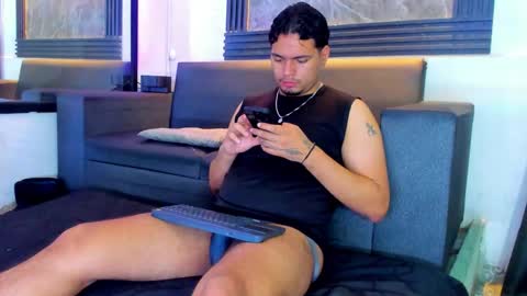 Snapshot of enrique_villa23 chatting on September 21, 12:51 pm enrique online show from September 21, 12:51 pm