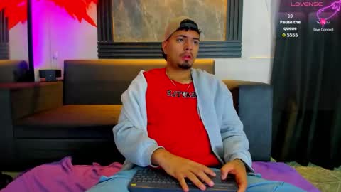 Snapshot of enrique_villa23 chatting on October 14, 12:06 pm enrique online show from October 14, 12:06 pm