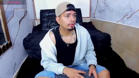 Snapshot of enrique_villa23 chatting on October 20, 12:27 pm enrique online show from October 20, 12:27 pm