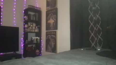 Snapshot of envyxoxo_1 chatting on February 27, 1:49 am Envy online show from February 27, 1:49 am