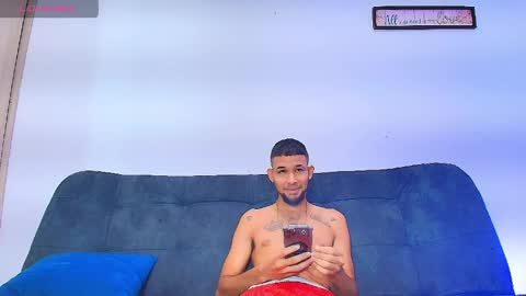 Snapshot of enyel_100 chatting on April 29, 2:15 am enyel_100 online show from April 29, 2:15 am