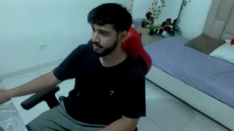 Snapshot of enzo_fox chatting on May 12, 7:22 pm j-mac online show from May 12, 7:22 pm
