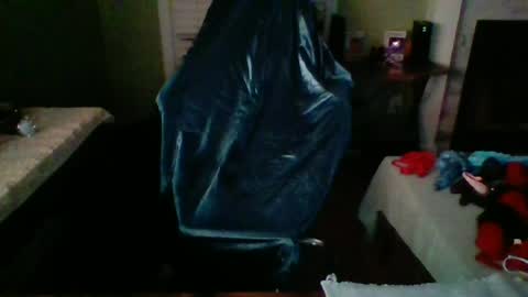 Snapshot of ephixa37s chatting on June 26, 1:43 am ephixa37s online show from June 26, 1:43 am