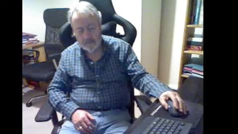 erasmus_d online show from November 14, 7:01 pm