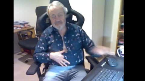 erasmus_d online show from January 10, 5:15 pm