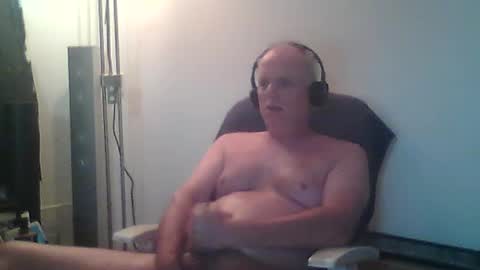 Snapshot of eric204 chatting on July 3, 4:30 am Eric online show from July 3, 4:30 am