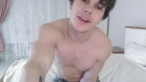 Snapshot of eric_crush chatting on April 21, 3:57 am Eric Crush online show from April 21, 3:57 am