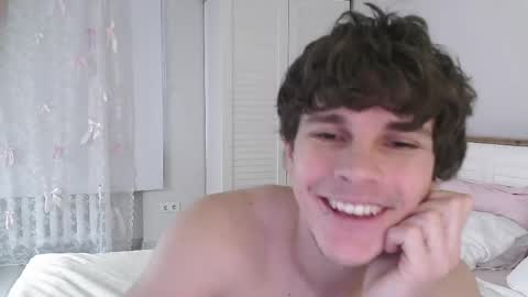 Snapshot of eric_crush chatting on April 24, 4:15 am Eric Crush online show from April 24, 4:15 am