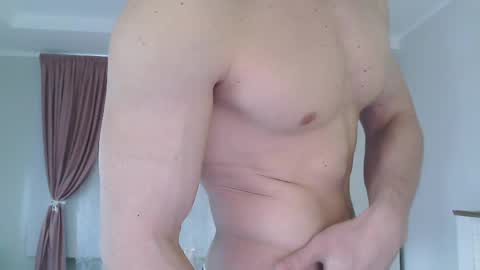 Snapshot of eric_crush chatting on May 7, 4:18 am Eric Crush online show from May 7, 4:18 am