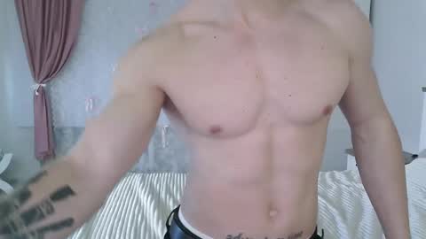 Snapshot of eric_crush chatting on May 20, 3:45 am Eric Crush online show from May 20, 3:45 am