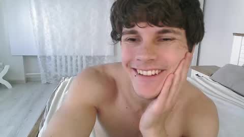 Snapshot of eric_crush chatting on June 9, 4:02 am Eric Crush online show from June 9, 4:02 am