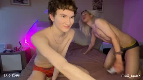 Snapshot of eric_dark chatting on April 3, 7:34 pm Eric online show from April 3, 7:34 pm