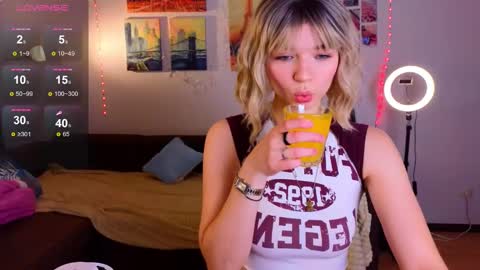 Snapshot of erica_winterr chatting on January 29, 12:13 pm Erica Winterr online show from January 29, 12:13 pm