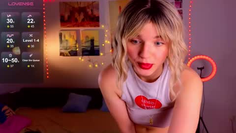 Snapshot of erica_winterr chatting on February 4, 8:56 am Erica Winterr online show from February 4, 8:56 am