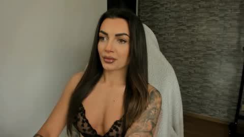 Snapshot of erica_xoo chatting on June 2, 4:47 am Riaaa online show from June 2, 4:47 am