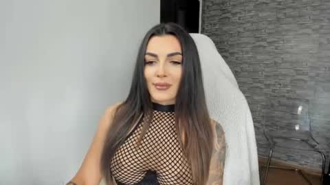 Snapshot of erica_xoo chatting on June 15, 5:26 pm Riaaa online show from June 15, 5:26 pm
