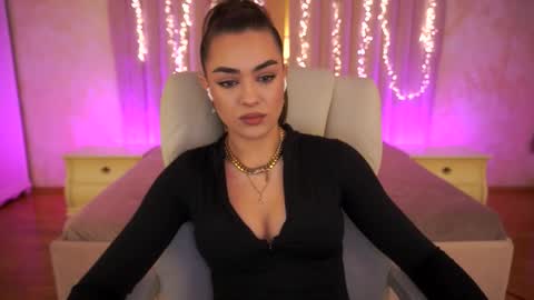 Erica online show from February 6, 2:20 pm