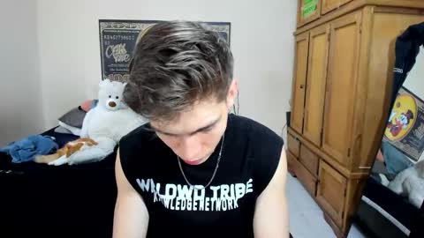 erick_de_rossee online show from April 22, 7:26 pm