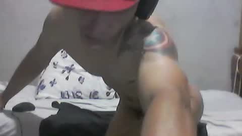 Snapshot of erickfitnes chatting on February 24, 1:47 am Masturbation online show from February 24, 1:47 am