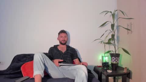 Snapshot of erickpritz_xh chatting on April 11, 1:54 am erickpritz_xh online show from April 11, 1:54 am