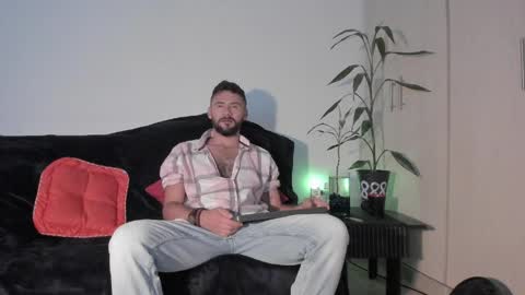 Snapshot of erickpritz_xh chatting on April 11, 10:03 pm erickpritz_xh online show from April 11, 10:03 pm