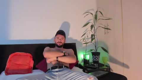 Snapshot of erickpritz_xh chatting on April 16, 9:26 pm erickpritz_xh online show from April 16, 9:26 pm