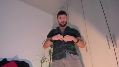 Snapshot of erickpritz_xh chatting on April 19, 1:16 am erickpritz_xh online show from April 19, 1:16 am