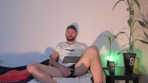 Snapshot of erickpritz_xh chatting on April 19, 10:23 pm erickpritz_xh online show from April 19, 10:23 pm