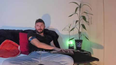 Snapshot of erickpritz_xh chatting on May 9, 1:55 am erickpritz_xh online show from May 9, 1:55 am