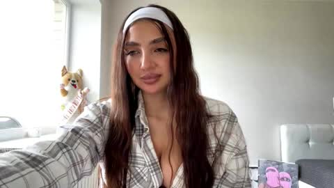 Snapshot of ericwiuff chatting on May 15, 6:42 am Vanessa online show from May 15, 6:42 am