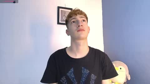 Snapshot of erik_golden_ chatting on May 3, 8:37 pm I am Erik online show from May 3, 8:37 pm