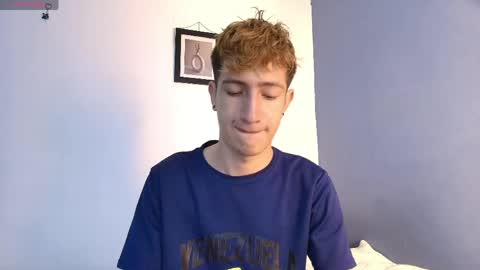 Snapshot of erik_golden_ chatting on May 12, 8:28 pm I am Erik online show from May 12, 8:28 pm