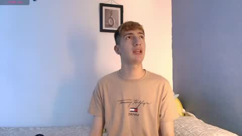 Snapshot of erik_golden_ chatting on June 15, 8:33 pm I am Erik online show from June 15, 8:33 pm