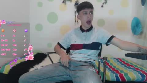 Snapshot of erik_lion chatting on December 8, 1:46 am Jhon online show from December 8, 1:46 am