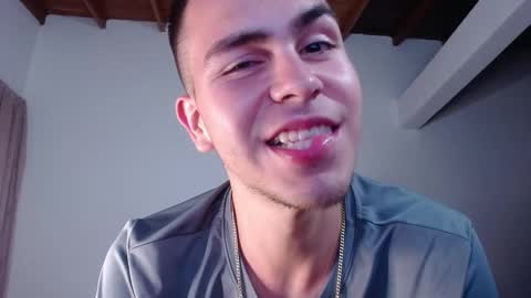 Snapshot of erik_rodriguez chatting on January 15, 4:57 am Erik rodriguez online show from January 15, 4:57 am