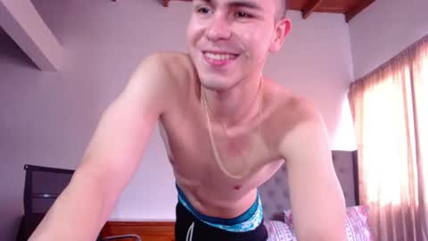 Snapshot of erik_rodriguez chatting on January 8, 2:41 pm Erik rodriguez online show from January 8, 2:41 pm